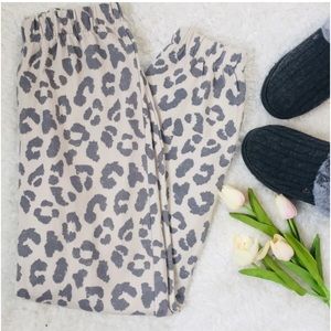 Colsie Women's Fleece Lounge Jogger
Pajama Pants